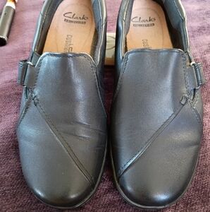 Clarks Black Loafers Sleek Slip-On Design